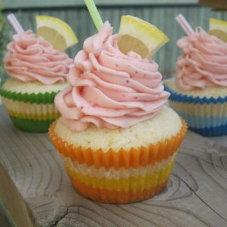 strawberry lemonade cupcake, buttercream icing